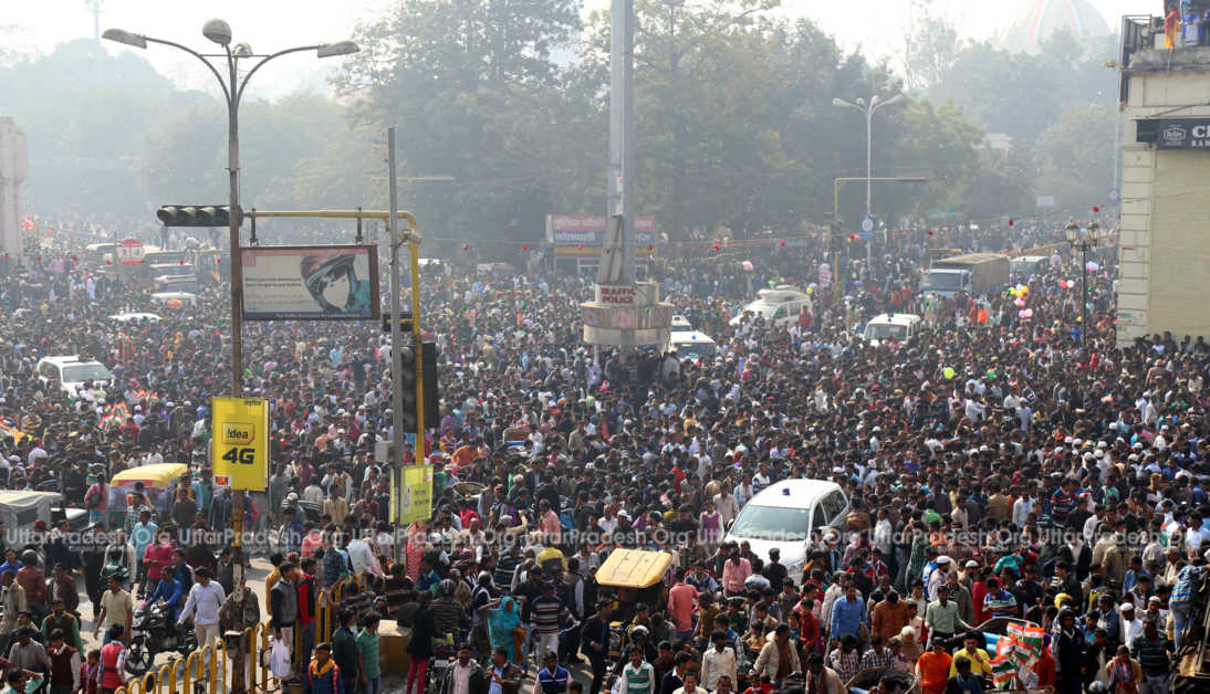 crowd in lucknow republic day parade 2017