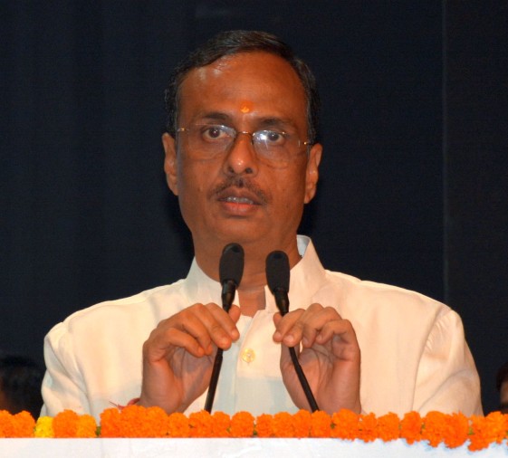 deputy cm dinesh sharma narrowly escaped in accident in hotel in london