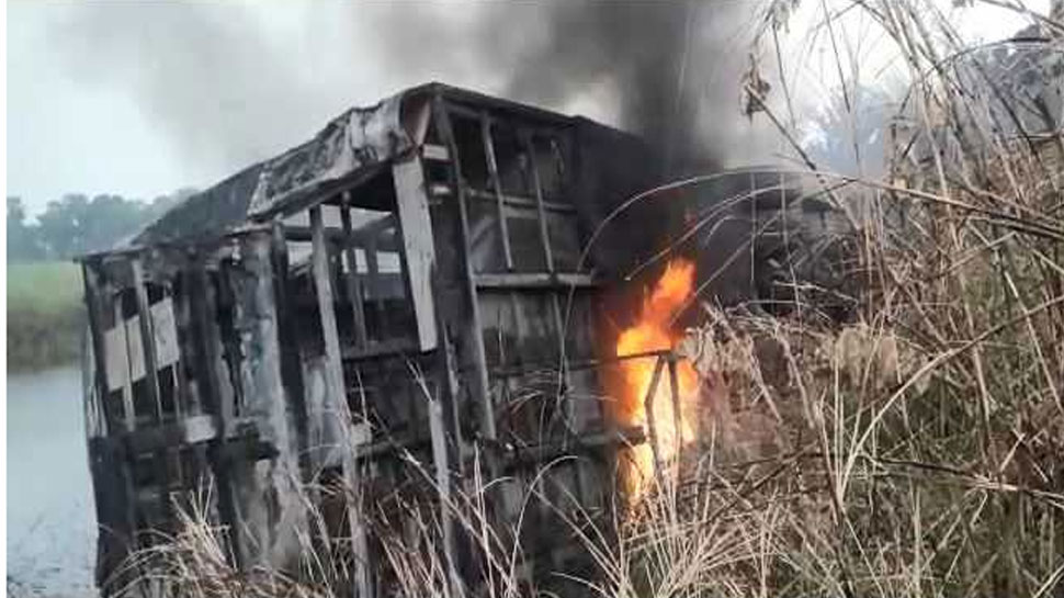bihar-27-people-died-due-to-fire-in-bus-after-it-overturned at-motihari