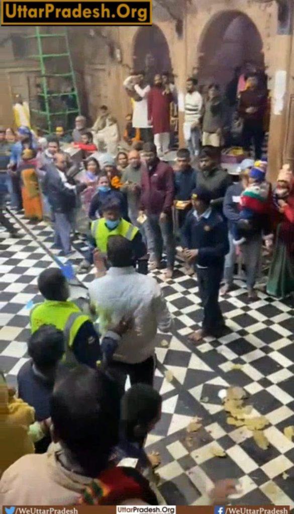 devotees-visiting-banke-bihari-temple-and-security-guard-got-into-a-fight